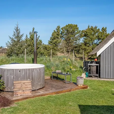 Ansine - 1-2km From The Sea By Interhome