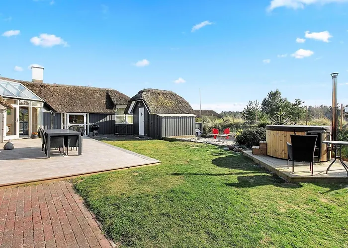 Ansine - 1-2km From The Sea By Interhome